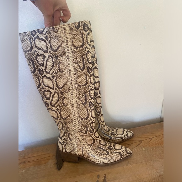 Vince Camuto Snakeskin Beaanna Boots Size 7 - Picture 4 of 9